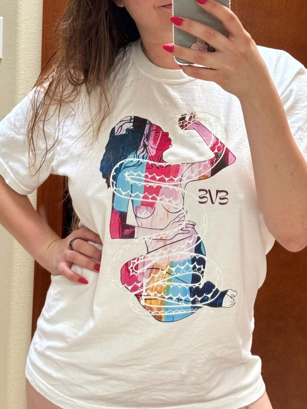 T-shirt «Kiss of the Serpent (Eve)» worn — close-up